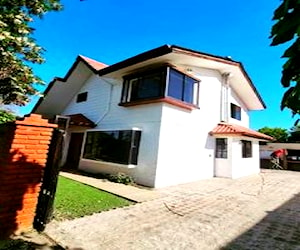 Hermosa casa con piscina directa conversable