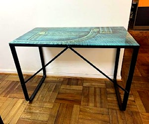 <p>Mesa escritorio Vidrio</p>