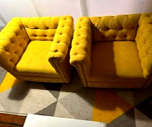 <p>Sillones amarrillos</p>