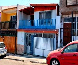 Casa en la Nevada con calle los pensamientos iqq