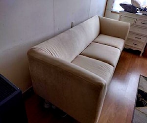 <p>Sofa 3 cuerpos</p>