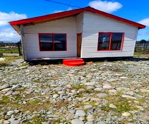 CASA CON TERRENO A La venta