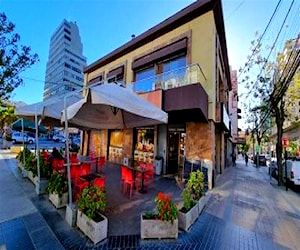 LOCAL COMERCIAL Entre Arlegui y Valparaíso.&#8230;