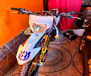 Moto husqvarna fe450. 2015