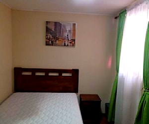 <p>Arriendo habitación sector centro</p>