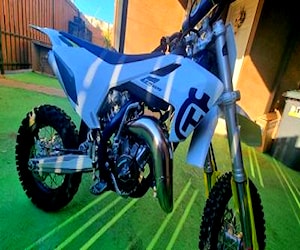 Husqvarna TC 65cc solo con 13 horas