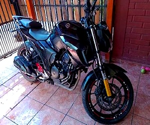 Mi moto YAMAHA FZ25