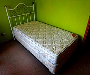 Cama con respaldo fierro forjado bronce