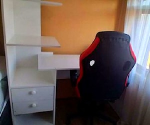 <p>escritorio + silla gamer!!</p>