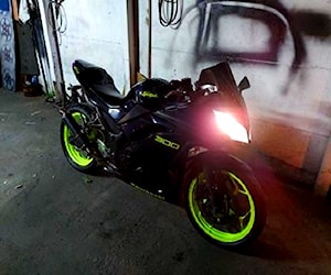 Moto kawasaki ninja 300