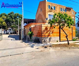 Se vende casa ubicada En Punta Mira Sur