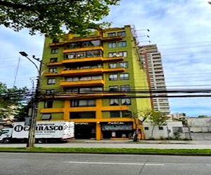 Vendo departamento una cuadra UDEC y plaza Peru