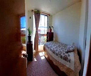 <p>pieza dormitorio a mujer centro</p>