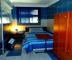 <p>Pieza AZUL baño independiente</p> image