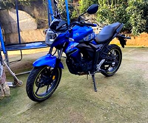 Moto gixxer