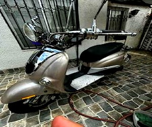 Moto scooter ZNEN 150cc 2017. (NO ARRANCA)