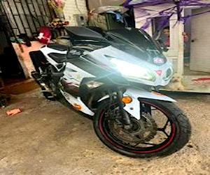 Kawasaki ninja 300 abs