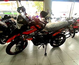 Motocicleta mrc 300 ( 3 maletas incluidas)