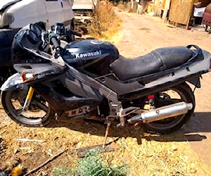 Moto Kawasaki ZZR 250 cc