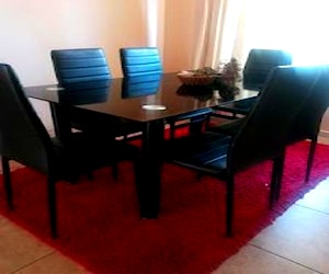 <p>Comedor negro se vende</p>