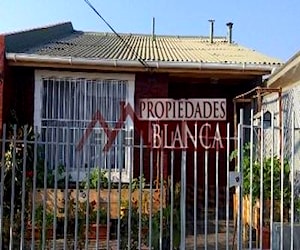 Casa de 2 pisos a pasos estación peñablanca