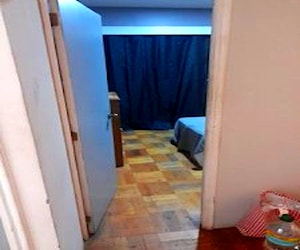 <p>Arrienda habitacion, baño privado, stgo centro</p>