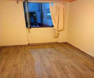 <p>Arriendo pieza 170 mil</p>