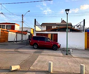 Vendo casa esquina frente canchas liga andina