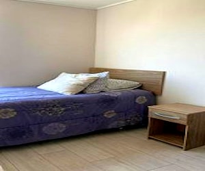 <p>Cama nido plaza y media respaldo y velador</p>