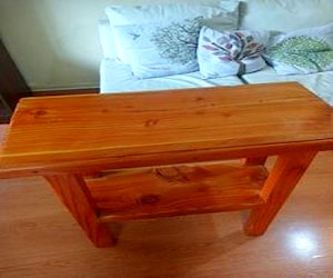 <p>Mesa de arrimo pino oregón excelente estado</p>