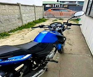 Moto yahama azul