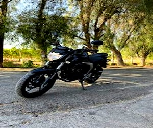 Moto Yamaha año 2022