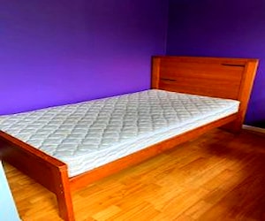 <p>Cama de 1,5 plazas, impecable</p>