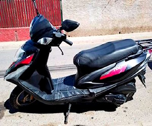 Moto scooter automática