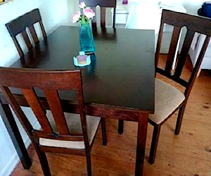 <p>Comedor de madera 4 sillas</p>