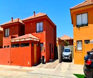 Casa 2 pisos en condominio cerrado, Copiapó