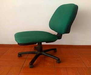 <p>Silla escritorio regulable</p>