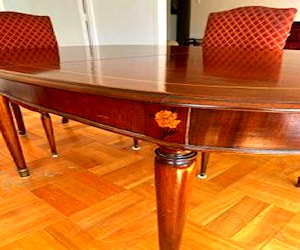 <p>Mesa Comedor Ovalada - Madera Noble</p>