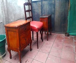 Veladores y silla usados