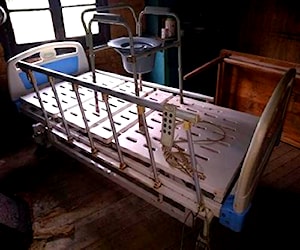 <p>Se vende cama clínica eléctrica usada.  </p>