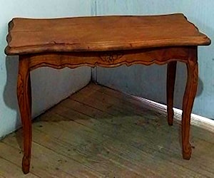 Original mesa de centro estilo normando