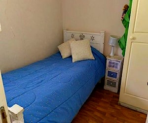 <p>Habitación en Concón a mujer</p>