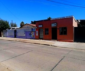 Casa Barrio Norte con 2 locales comerciales