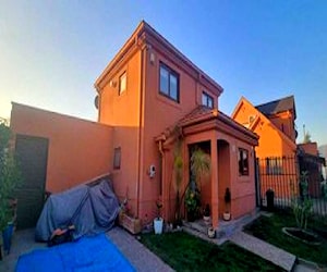 Hermosa casa con piscina, chicureo