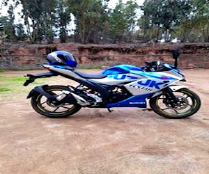 Suzuki moto GSX-150 AZUL PLATA 