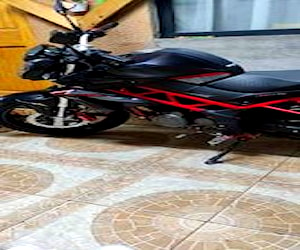 Moto Benelli TNT 150i