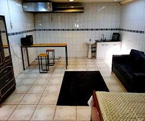 Pieza amoblada 24 m2, agustinas - metro cumming