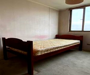 <p>Cama 1,5 plaza (100cm x 200cm) incluye colchón</p>