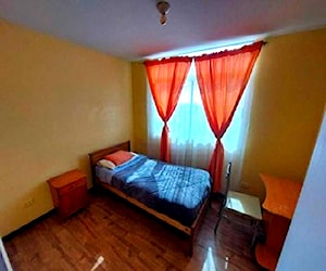 <p>Arriendo Pieza estudiante Sector Sur IQQ (INACAP)</p>