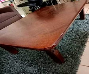 <p>Mesa importada madera fina</p>